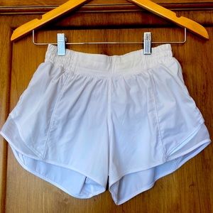 Lululemon Hotty Hot 4”. Size 4